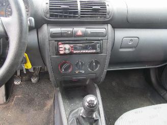 Seat Leon 1.6-16V Stella picture 13