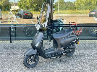 dañado ciclomotor GTS  Toscana Nieuw! 2024/12