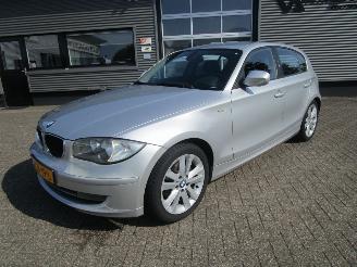 uszkodzony samochody osobowe BMW 1-serie 120I High Executive 2010/6