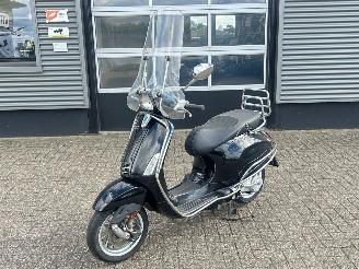 skadebil bromfiets Vespa  Sprint 50 4T 2014/10