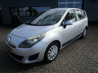 Vaurioauto  passenger cars Renault Grand-scenic 1.6 Business 7P 2010/1