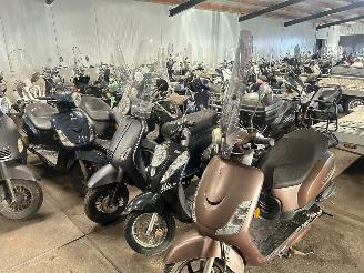uszkodzony skutery Overige  100+ scooters te koop. 2025/1
