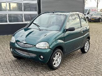 krockskadad bil brommobiel Chatenet  CH16 2005/8