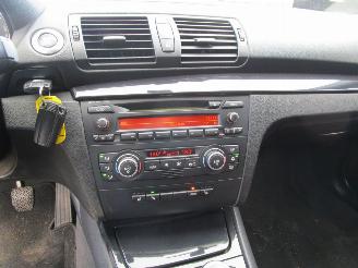 BMW 1-serie 118D High Executive picture 14