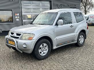 uszkodzony samochody osobowe Mitsubishi Pajero 3.2 DI-D GLS Automaat 2003/6