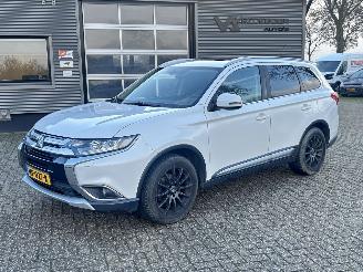 Coche accidentado Mitsubishi Outlander 2.0 Instyle 7-pers 2017/1