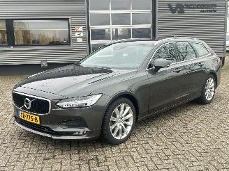 damaged passenger cars Volvo V-90 2.0 T4 Momentum Automaat 2018/5