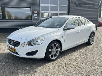 skadebil auto Volvo S-60 1.6 T3 2011/1