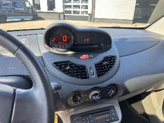 Renault Twingo 1.2 - 16V Dynamique Automaat picture 17