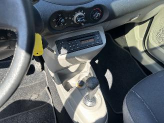 Renault Twingo 1.2 - 16V Dynamique Automaat picture 18