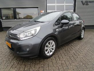 uszkodzony samochody osobowe Kia Rio 1.2 CVVT Business Line 5drs 2014/5