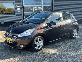 škoda osobní automobily Peugeot 208 1.4 e-HDi Active Automaat 1e eigenaar 2012/8