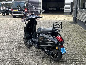 Vespa  Sprint 50 4T picture 3