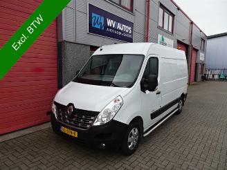 Käytettyjen commercial vehicles Renault Master T35 2.3 dCi L2H2 airco omvormer standkachel 2015/2