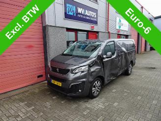 krockskadad bil bedrijf Peugeot Expert 231S 2.0 BlueHDI 120 Premium Pack 3 zits 2019/8