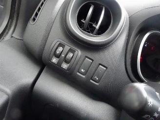 Renault Trafic 2.0 dCi 120 T29 L2H1 DC Comfort 5 pers airco navi ahk picture 30