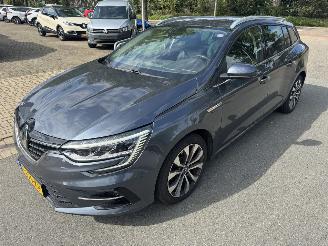 Coche accidentado Renault 300 M  2021/6