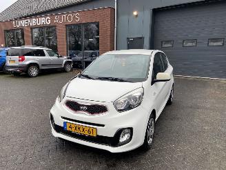 skadebil auto Kia Picanto 1.0 CVVT BusinessLine  AIRCO Hatchback 3-dr. 2014/10