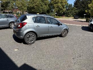 uszkodzony samochody osobowe Opel Corsa 1.4-16V Design Edition Hatchback 5-dr. 2013/9