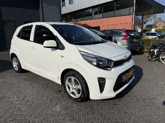 krockskadad bil auto Kia Picanto 1.0 DPi ComfortLine 5p  Hatchback 5-dr. 2021/11