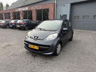 skadebil auto Peugeot 107 1.0-12V XS   AIRCO Hatchback 3-dr. 2009/1