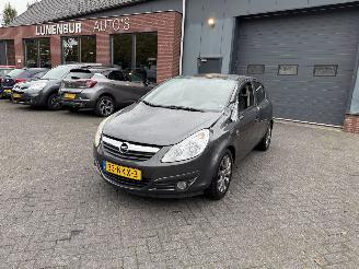 Coche accidentado Opel Corsa 1.4-16V \'111\' Edition (Hatchback 5-dr.) 2010/9