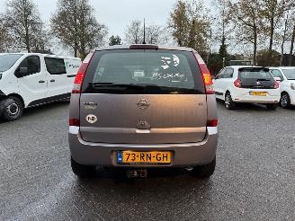 Opel Meriva 1.6-16V Cosmo (MPV 5-dr.) picture 4
