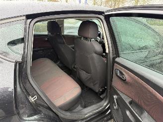 Seat Leon 2.0 FSI Reference (Hatchback 5-dr.) picture 12