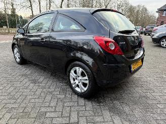 Opel Corsa 1.2-16V Essentia (Hatchback 3-dr.) picture 3