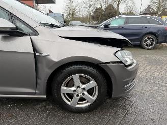 Volkswagen Golf 1.6 TDI Highline BlueMotion picture 17