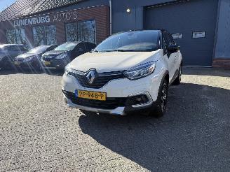 Damaged car Renault Captur 0.9 TCe Intens (SUV 5-dr.) 2017/8