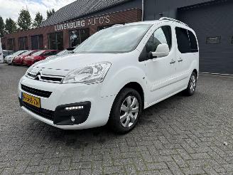 krockskadad bil auto Citroën Berlingo 1.2 PureTech Feel (MPV 5-dr.) 2017/11