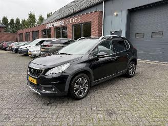 Vaurioauto  passenger cars Peugeot 2008 1.2 PureTech Allure (SUV 5-dr.) 2019/10