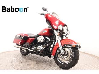 Harley-Davidson  FLHTCU Ultra Glide Classic picture 2