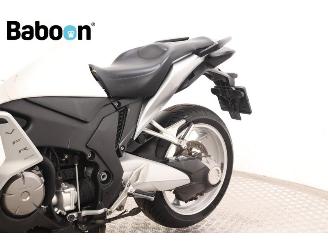 Honda VFR 1200 F C-ABS picture 18