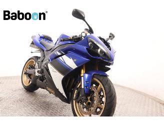 Yamaha  YZF-R1 picture 2
