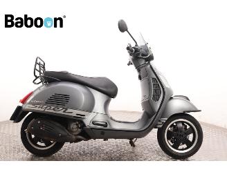 krockskadad bil motor Vespa  GTS 300 I.E. 2014/3