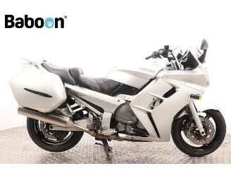 krockskadad bil auto Yamaha FJR 1300  2001/4