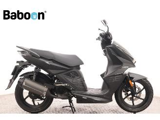 skadebil bromfiets Kymco  Super 8 R 45KM 2025/4