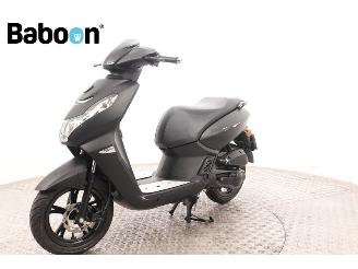 Peugeot  Kisbee Black Edition picture 4