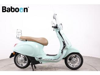 krockskadad bil bromfiets Vespa  Elettrica 45KM 2024/5