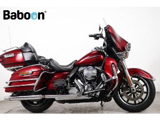 krockskadad bil motor Harley-Davidson  FLHTK Ultra Glide Limited ABS 2015/11