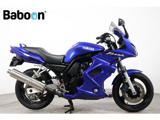 krockskadad bil motor Yamaha FZS 600 Fazer 2002/7