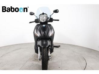 Piaggio Beverly 350 Sport Touring ABS picture 7