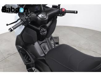 Yamaha XMAX 300 Tech MAX+ picture 19