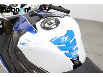 BMW  HP 4 picture 18