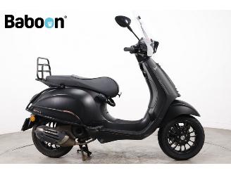 skadebil bromfiets Vespa Sprint 45KM  2018/12