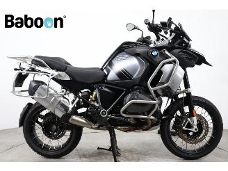 krockskadad bil motor BMW R 1250 GS Adventure Triple Black 2022/3