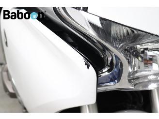 Honda VFR 1200 F DCT C-ABS picture 17