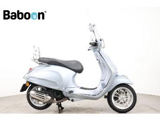 krockskadad bil bromfiets Vespa  Primavera 45KM 2023/8